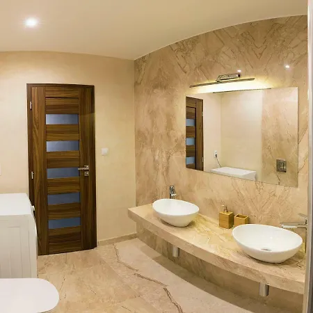 Rooftop I. 아파트 코시체