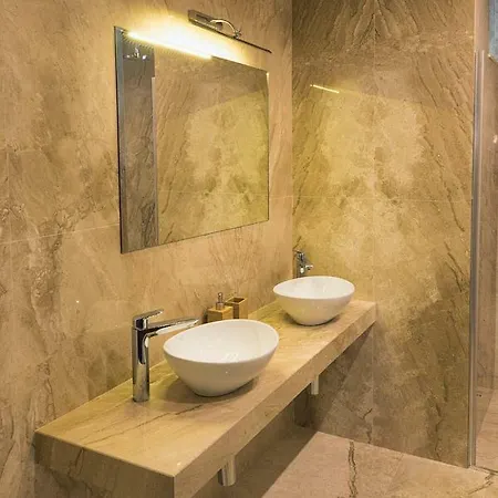 Rooftop I. 아파트